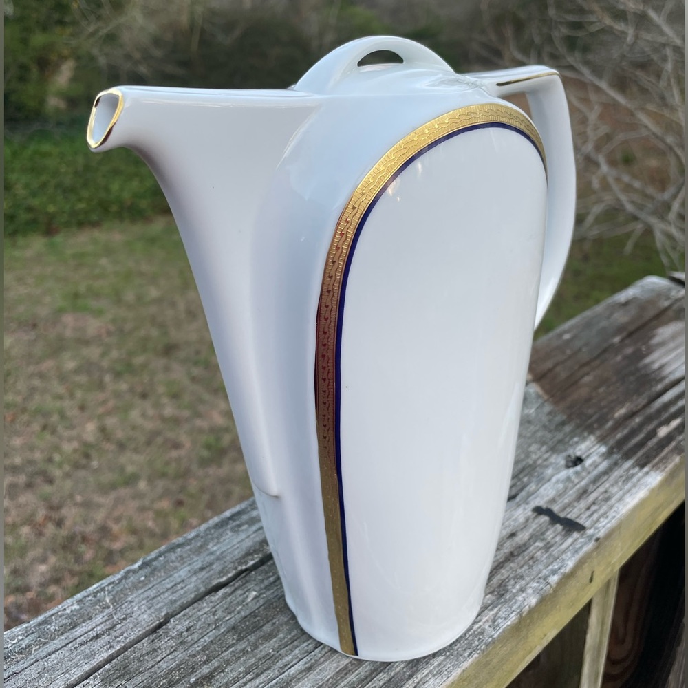 Gorgeous Tirschenreuth coffee pot with lid